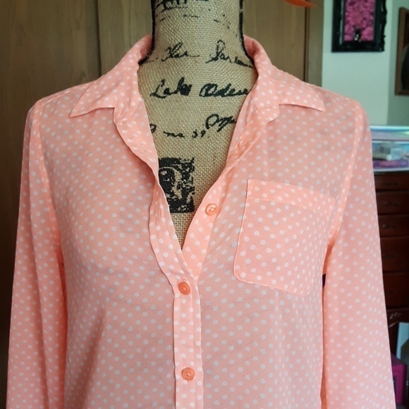 Small Peach American eagle button up sheer shirt. - Picture 2 of 3